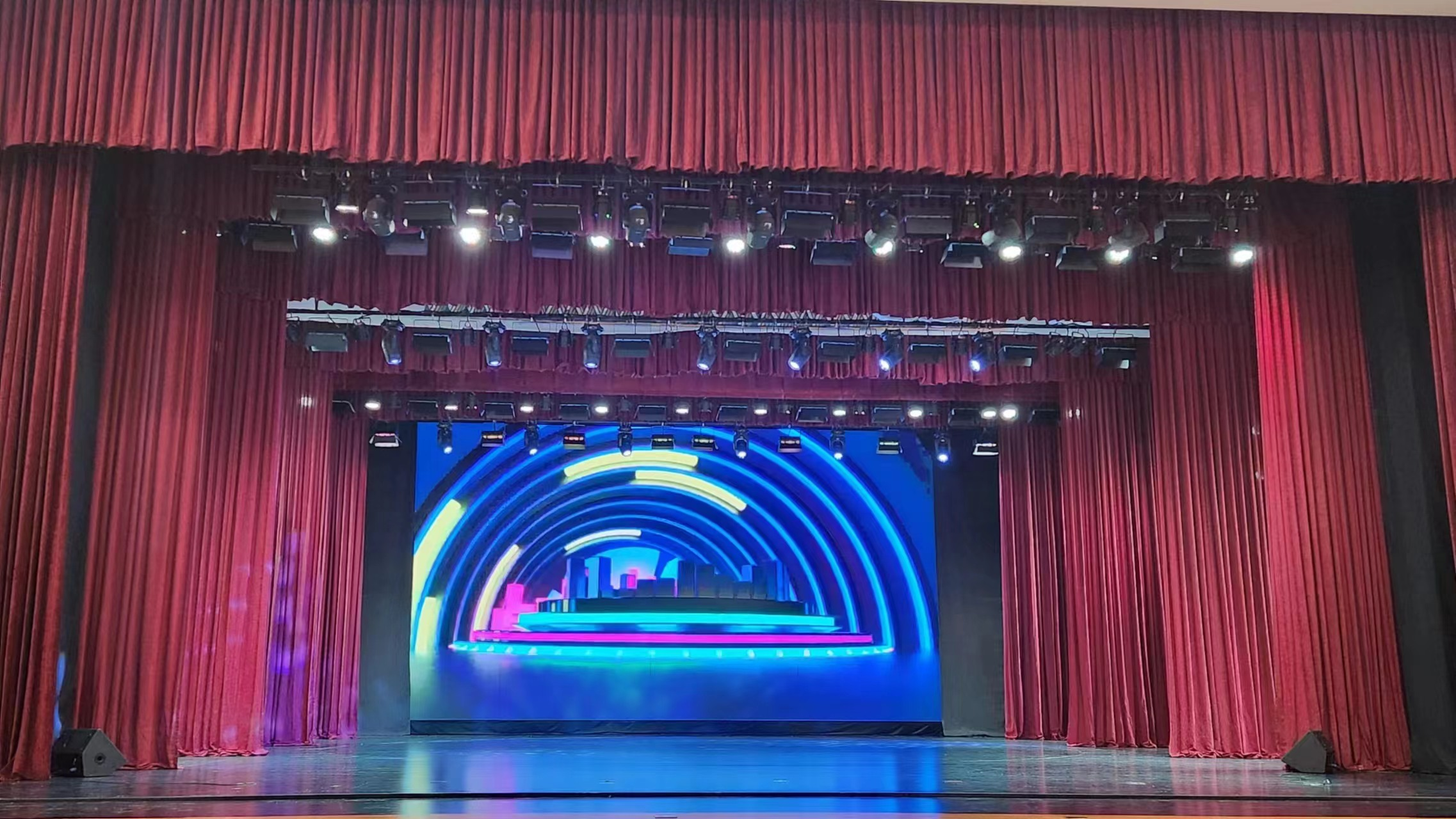 蒙古國 肯特會議中心劇院 舞臺機械、燈光、音響、LED屏項目已順利交付使用